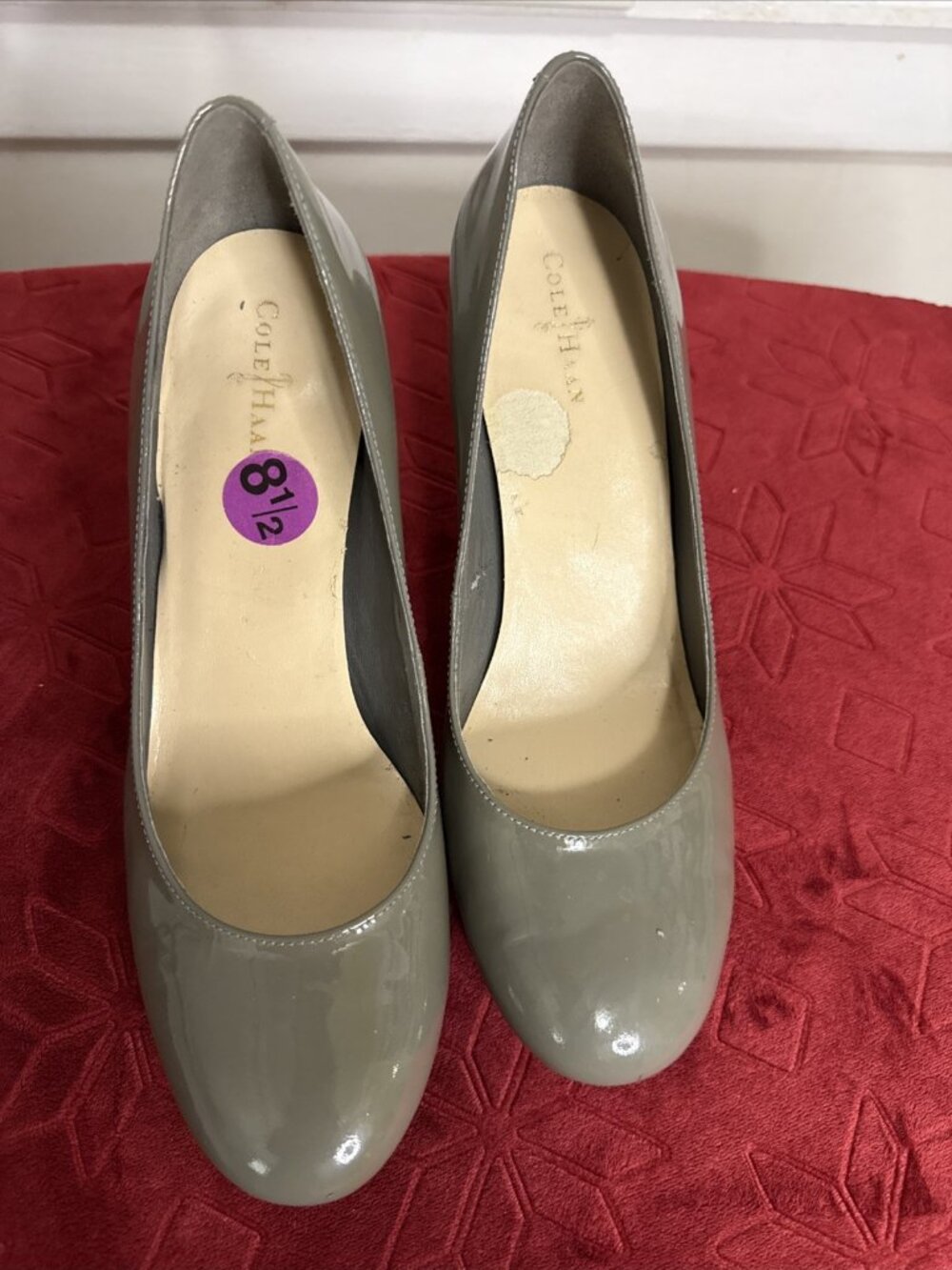 Cole Haan Grey Air Pumps size 8.5 M round toe mid heel corporate office classic